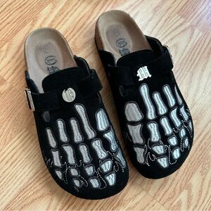 Octavious Marks OMNEWYORK Chat Noir Clogs